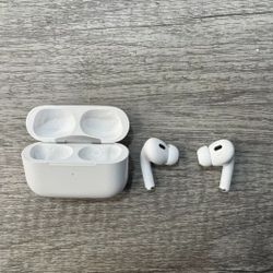 Apple AirPods Pro 2nd Generation with MagSafe Wireless Charging Case (USB‑C)...