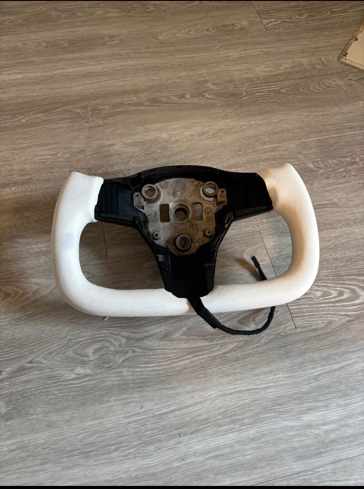 Tesla Yolk Steering Wheel