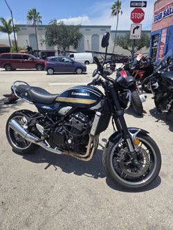 2022 kawasaki ZR 900R 