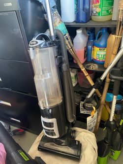 Shark Navigator DLX Swivel Vacuum