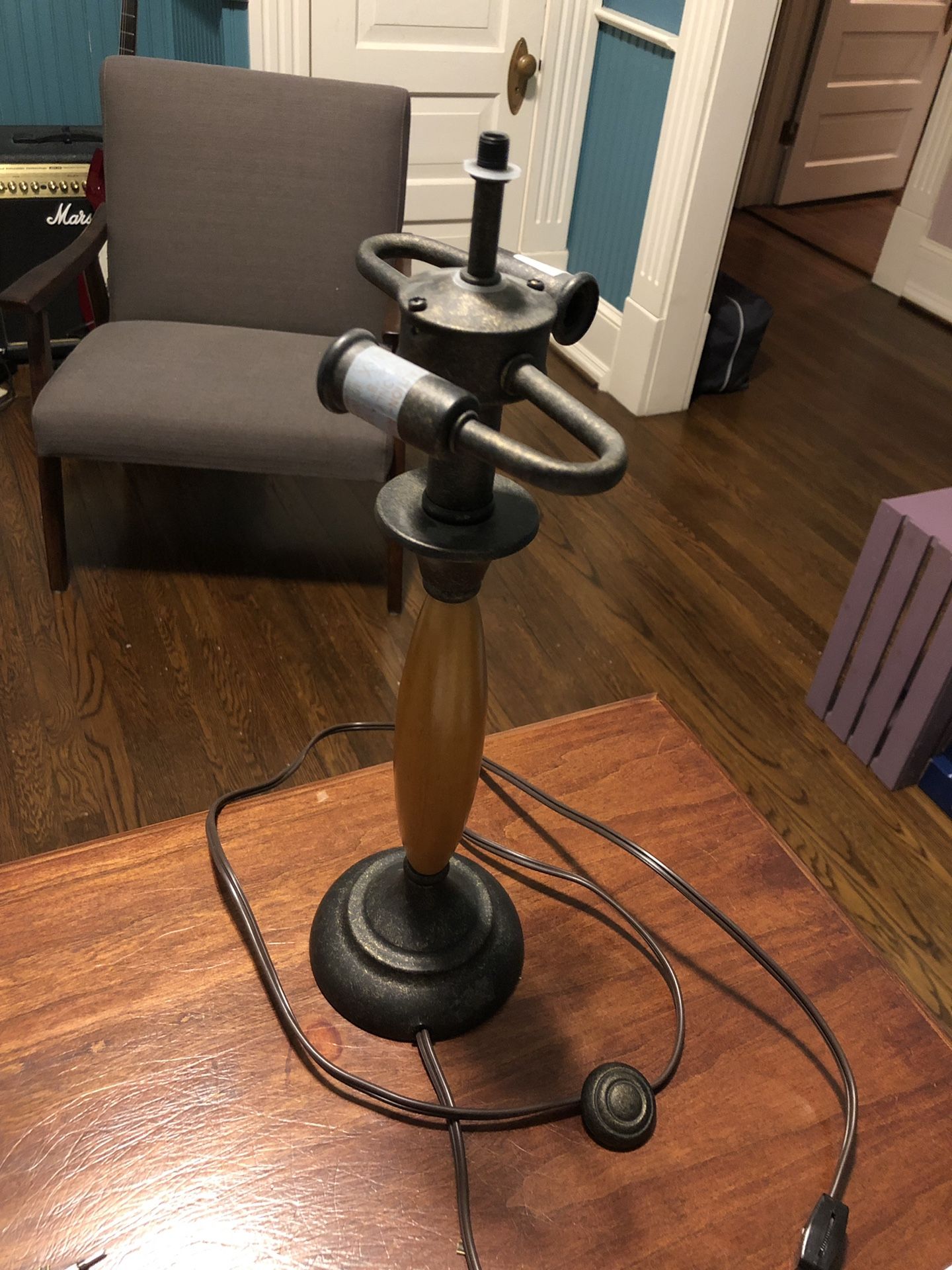 Desk lamp