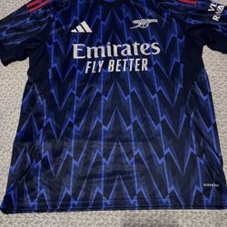 Arsenal Men Large New Soccer ⚽️ Shirt 