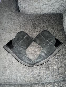 Ugg boots size 5y used $20