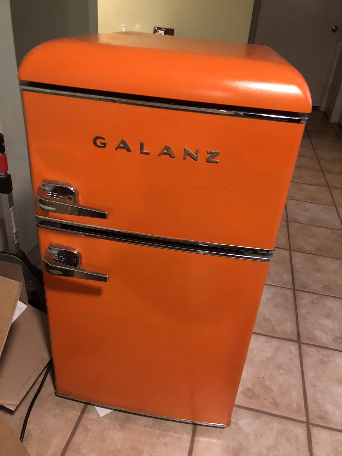 Mini Fridge With Freezer 