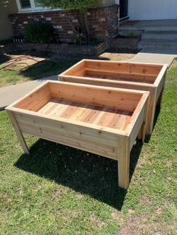 Custom cedar planter box/garden bed
