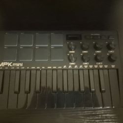 Akai MPk Mk3 Special Edition Black