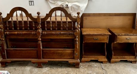 Vintage Early American Bedroom Set | Dresser w/mirror | Double | 2 Nightstands