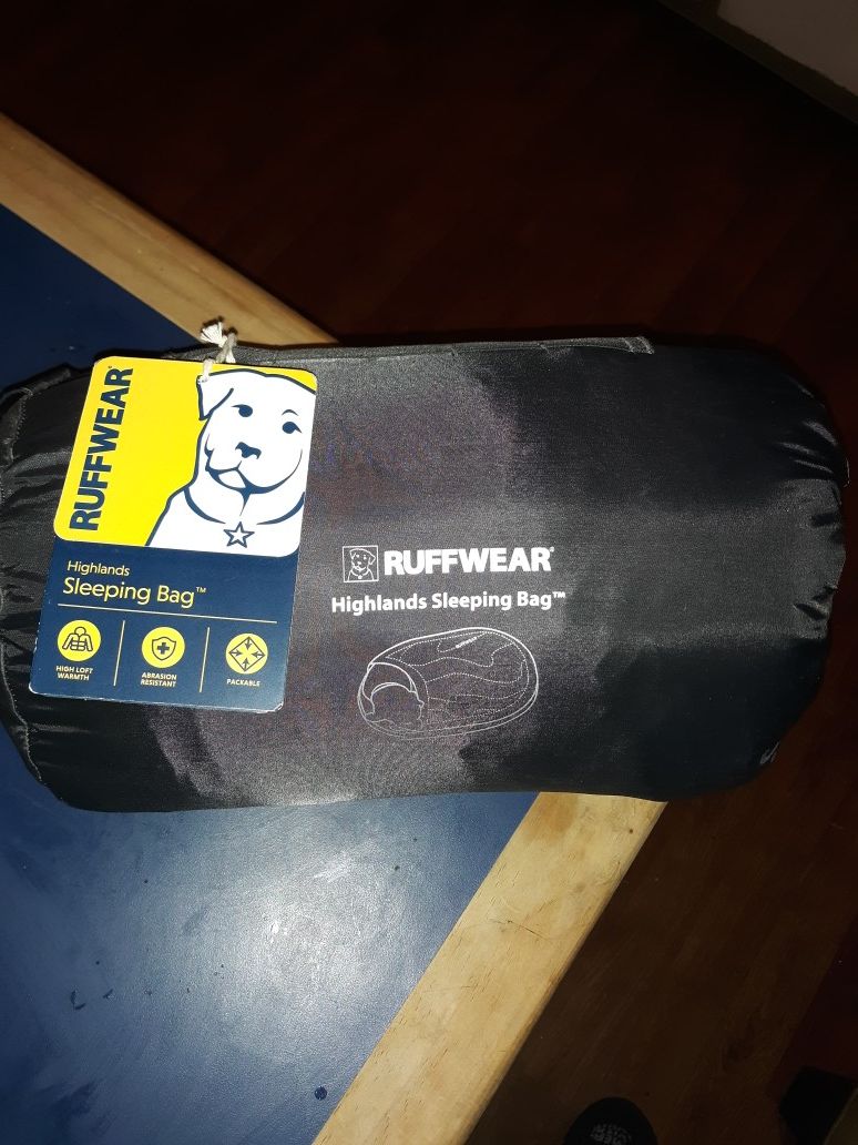 Doggie Highlands Sleeping Bag by Ruffwear