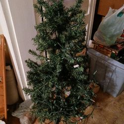 4ft Tree With Lights 
