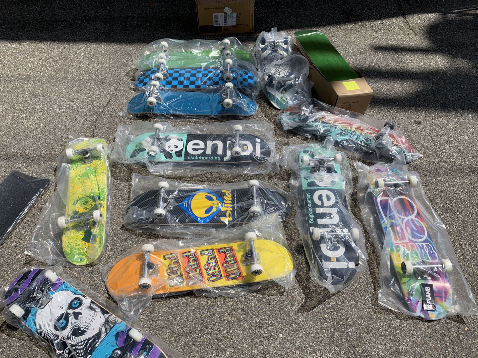 Complete skateboard sale
