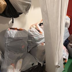 EVERYTHING  FEOM TOYS CLOTHES SHOES ALL 50$