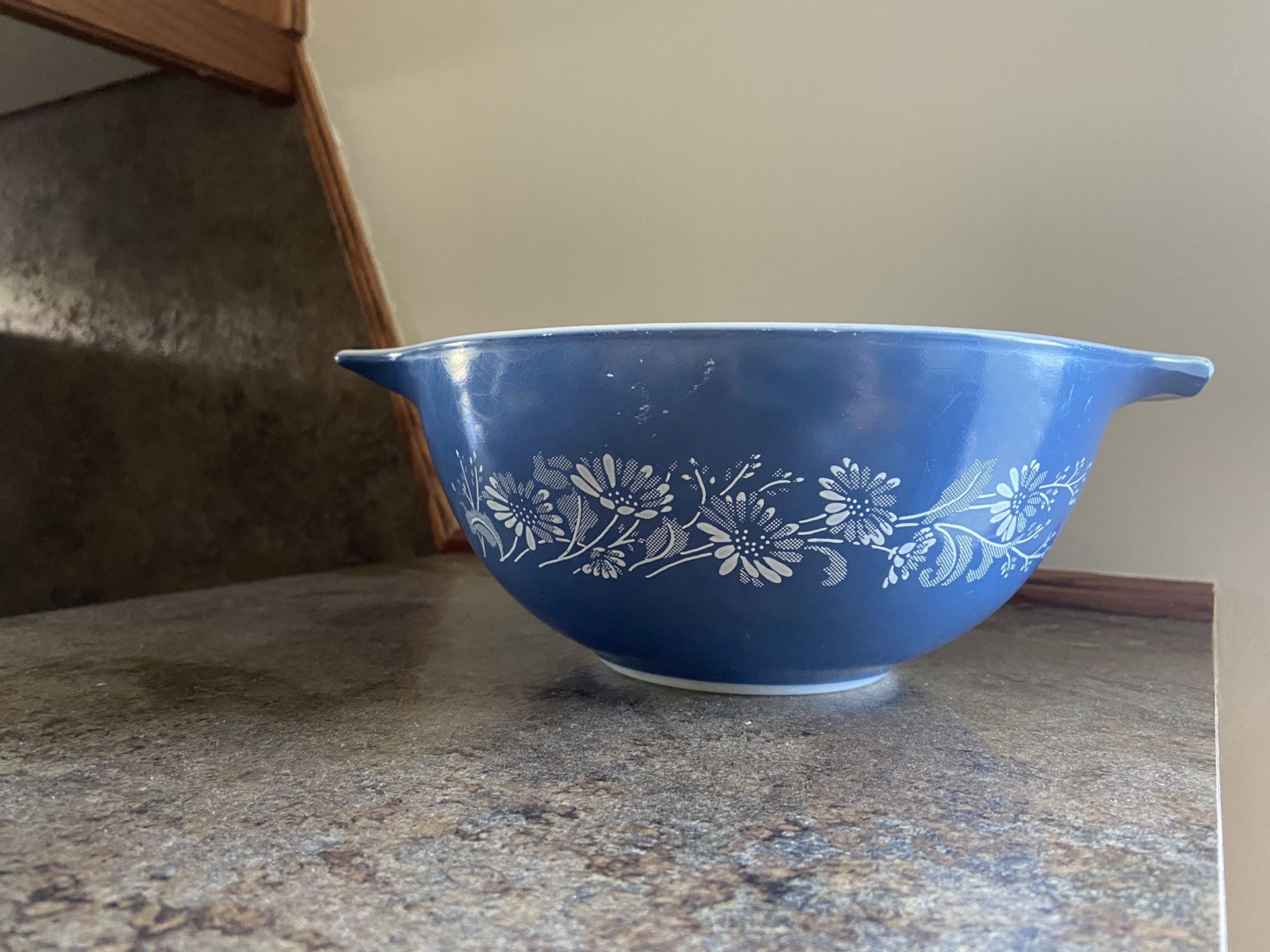 Vintage Pyrex Bowl