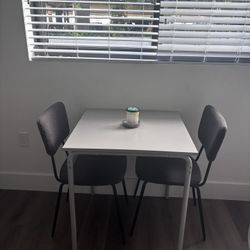Table With Chairs 