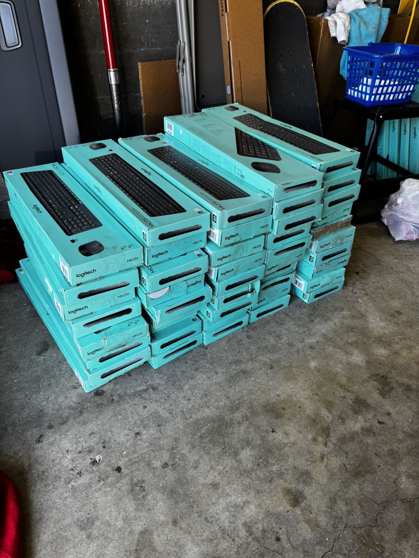 46 Logitech wireless mouse and keyboards NEED GONE READ DESCRIPTION OBO