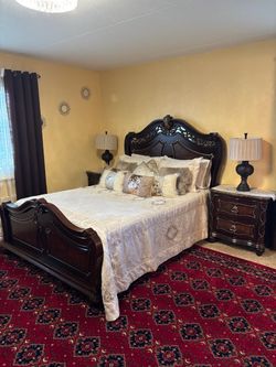 Queen bedroom set