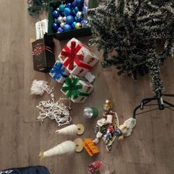 Árbol Y Decoraciónes  Navideños  