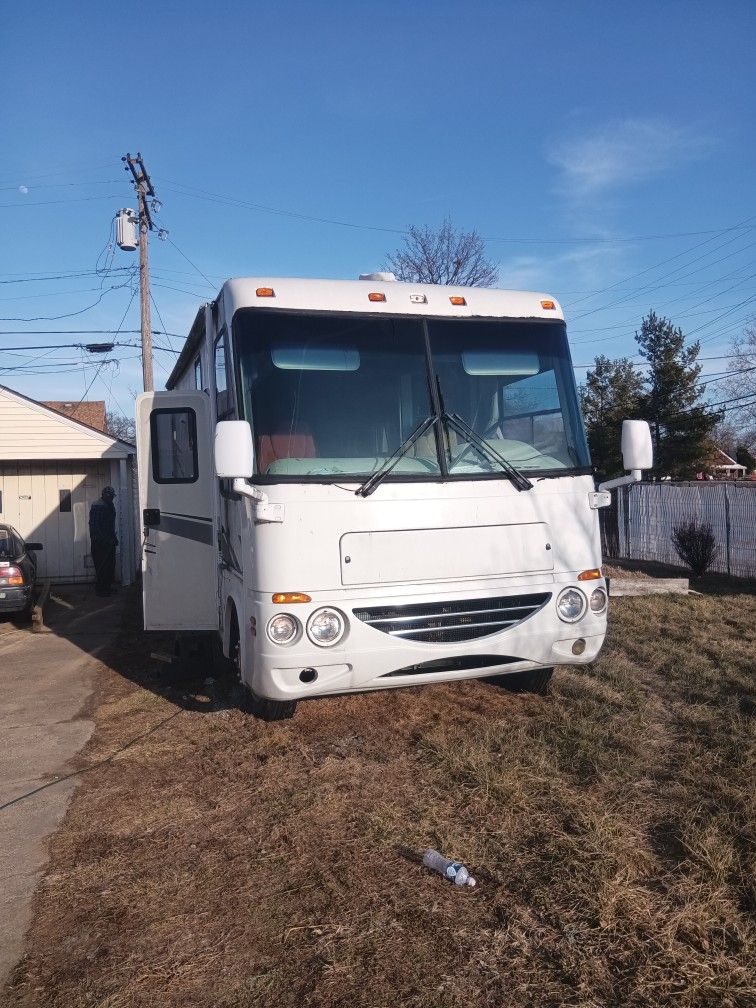 2005 Damon Challenger 372