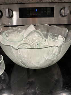GLASS PUNCH BOWL/ 12 GLASS CUPS