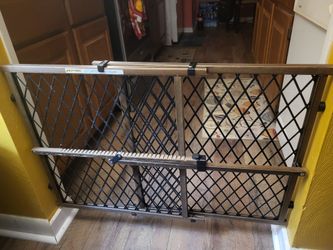 Baby/pet gate