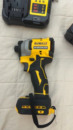 NEW DeWALT ATOMIC 20V MAX Brushless Impact Driver Kit (DCF850)