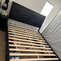 King Bed Frame W/Drawers 