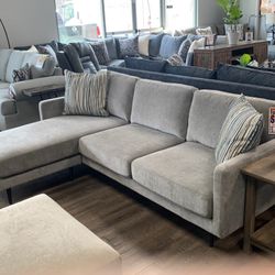Sectional Sofa With Reversible Chaise