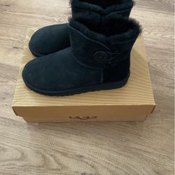 UGG mini bailey button