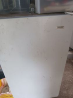 Mini fridge