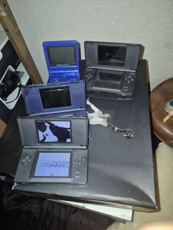 Nintendo Gameboys 3 shells 1 working
