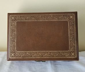 Vintage Musical Jewelry Box