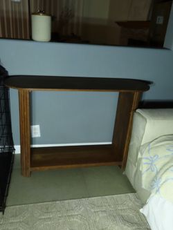 Honey walnut console table pick up Ramona