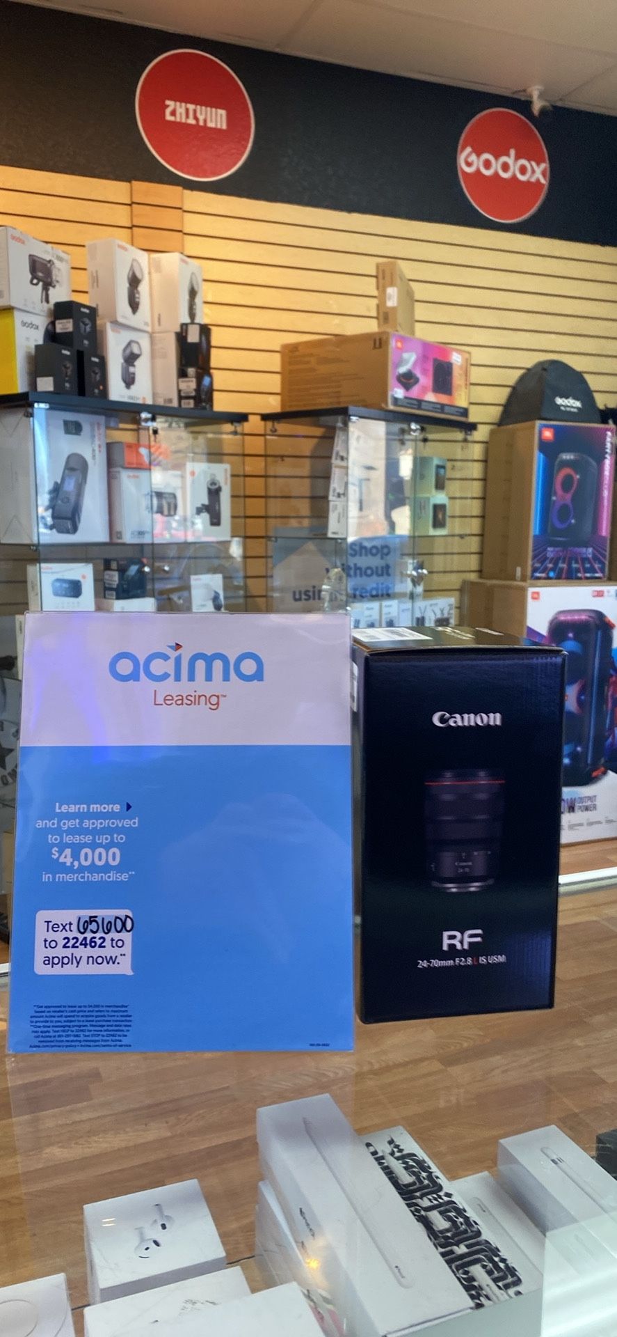 Canon RF 24-70mm F2.8