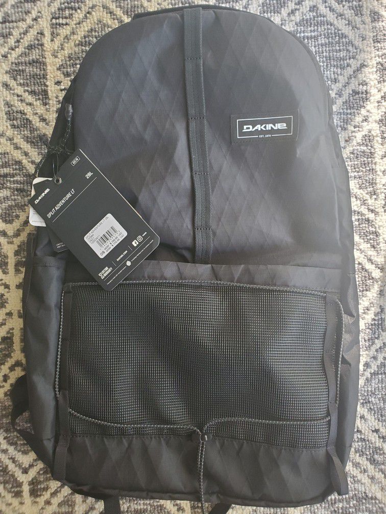 Dakine 28L Travel Backpack