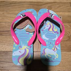 Unicorn Slippers Size 6W