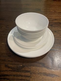 Microwave Safe Dinnerware Set (3 Large Plates, 3 Small Plates, 4 Bowls)