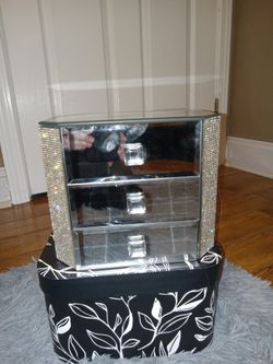 Mirrored Jewelry Box/ Mini Drawers With Bling Read Description 