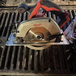 6 1/2 In Milwaukee Circular Saw 