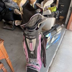 Women’s Golf Clubs And Bag