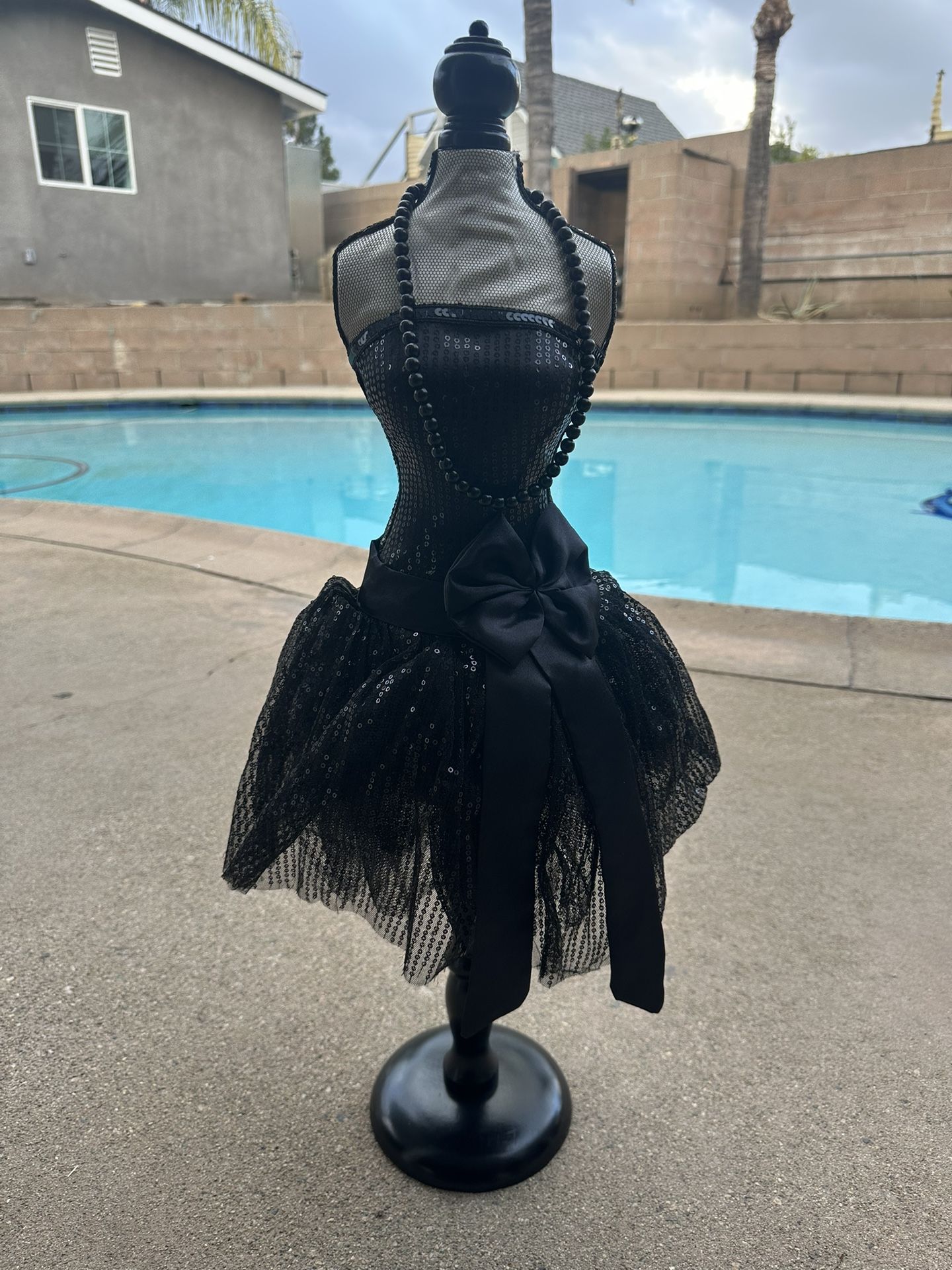 Party/Room  decor Dress Model Prop