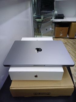 I’m selling my MacBook because I urgently need money to help cover my father’s medical expenses. This is not an easy decision for me because I would n