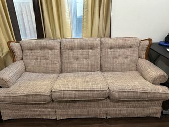 Vintage Sofa - good condition- Pet free / smoke free home