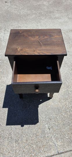 Corner or side table