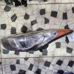 2011 To 2013 Hyundai Elantra Left Headlight