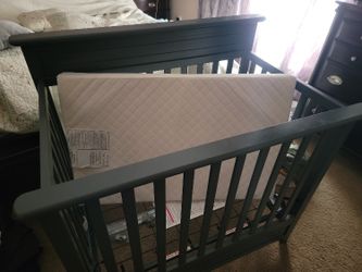 Storkcraft Petal Convertible Mini Crib With Mattress