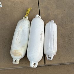 3 Boat fenders  / Protective bumpers