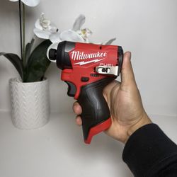 Milwuakee Drill M12 FUEL