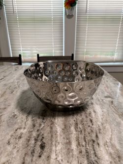 Large Silver Hammered Decorative Serving Bowl – 10.5”