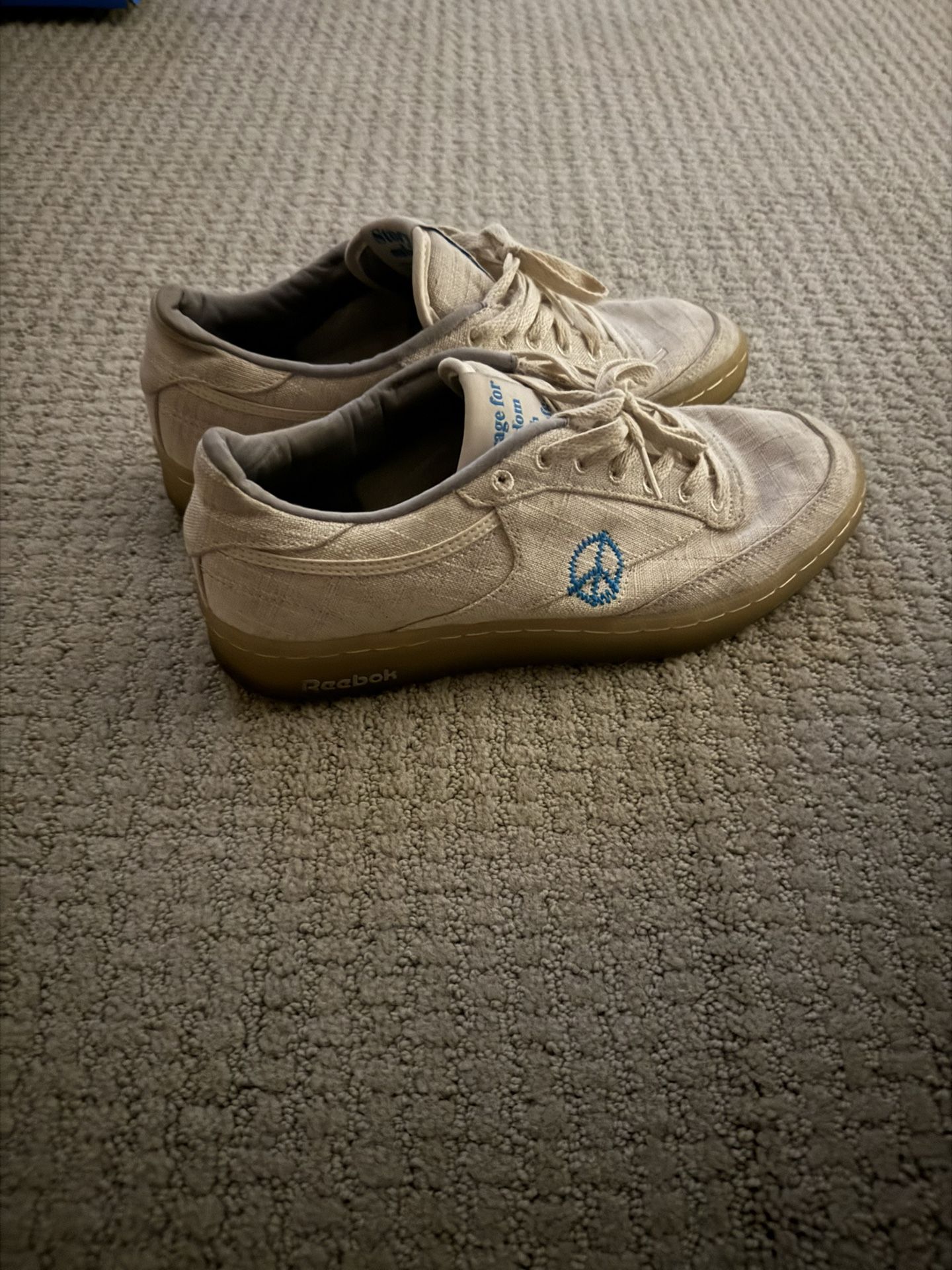 REEBOK TENNIS SHOES