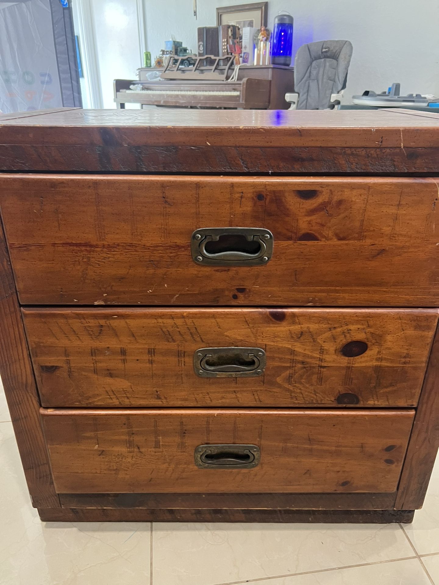 3 Drawer Dresser Young Hinkle for Sale in Port St. Lucie, FL OfferUp
