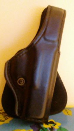 Used Right hand paddle holster